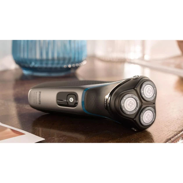 Philips AquaTouch Wet Or Dry Electric Shaver S3122